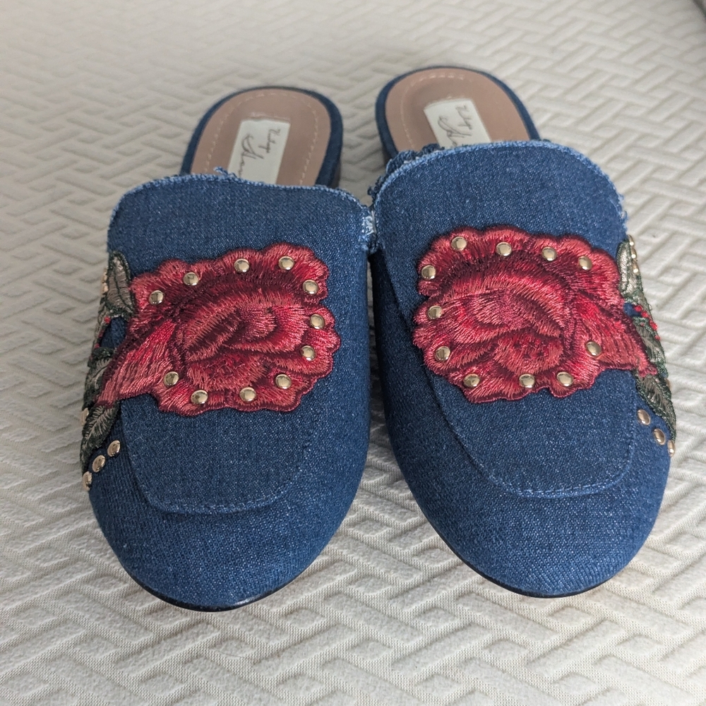 NIB Vintage Havana Denim Rose Embroidered Slides - Sz 8